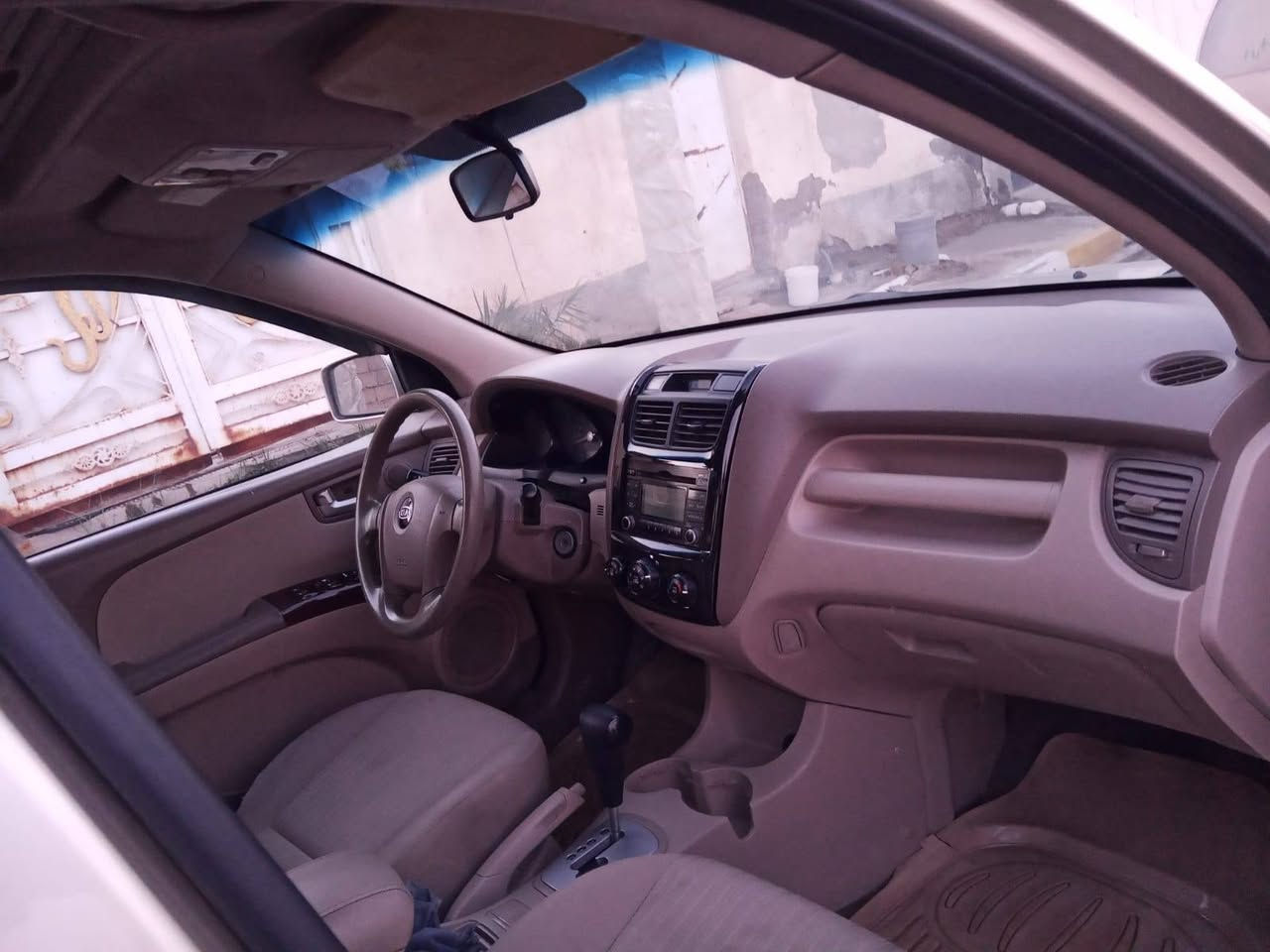 كيا سبورتج 2010 خليجي كفاله عامه فتحه مكينه 2000 حساس خلفي سياره علالوضع الشركه رقم انبار تحويل شرط الفحص سعر 128 وبها مجال قليل مكينه وكير تبريد جهز ***********. مكفولة من ضربة وصبغ ولا بارد مكينه. ذي قار غراف ناصرية, ذي قار
