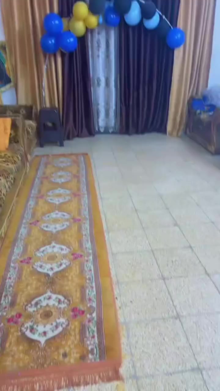 تخم  10مقاعد للبيع السعر 75 وبي مجال شراري يجي خاص     كم واحد مكسور  البقيه مابيهن شي


**إذا كنت صاحب هذا الإعلان وتريد حذفه لأي سبب، رجاءا أرسل رسالة إلى الدعم الفني**