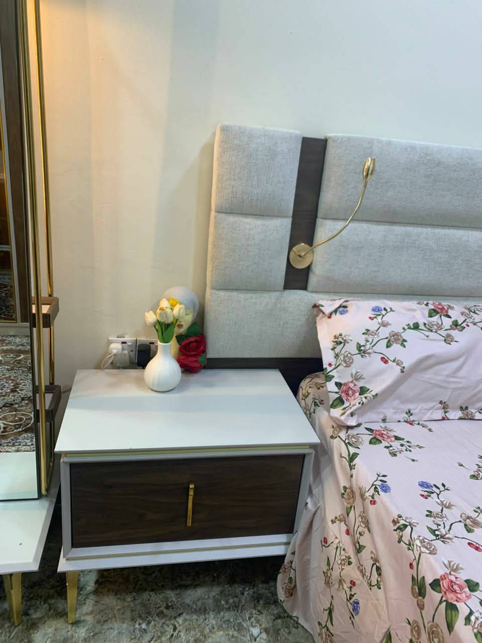 #غرفة  9  قطع + #دوشك طبي هديه 
#مستخدمه 3 اشهر 
#ماخذيه من #شركة برونزو بالكراده 
#السعر  950 الف بي مجال 
#العنوان :بغداد #كراده مريم  #قرب صيدليه شفاه
#يرجى متابعة الصفحه ( طلب صداقه ) 
#ليصلكم كل ماهو جديد 
#نعمل لخدمتكم 
#علي البابلي


**إذا كنت صاحب هذا الإعلان وتريد حذفه لأي سبب، رجاءا أرسل رسالة إلى الدعم الفني**