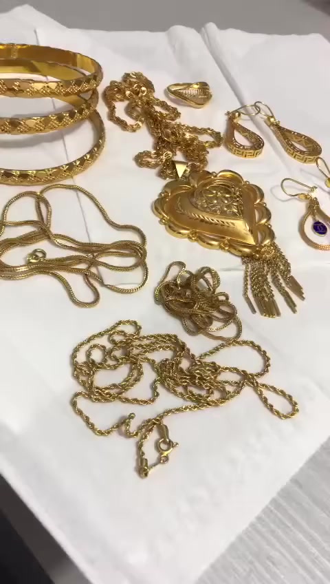 تنظيف وطلاء الذهب القديم بطلاء ذهب عيار 24 لون ايطالي 
واسط قضاء الحي سوق الصاغة مقابيل الصايغ حسن هداب 

‏ *********** ‏ حجز عبر رقم الواتساب او مراسله الصفحة
