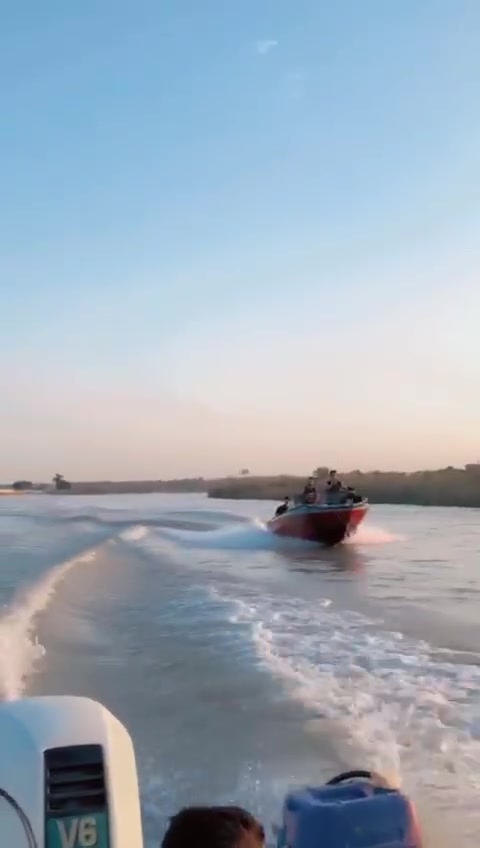 السلام عليكم 
زورق للبيع كامل مابي نقص

مكلف بلنشر 

رقم صاحب الزورق

حجي عامر***********
