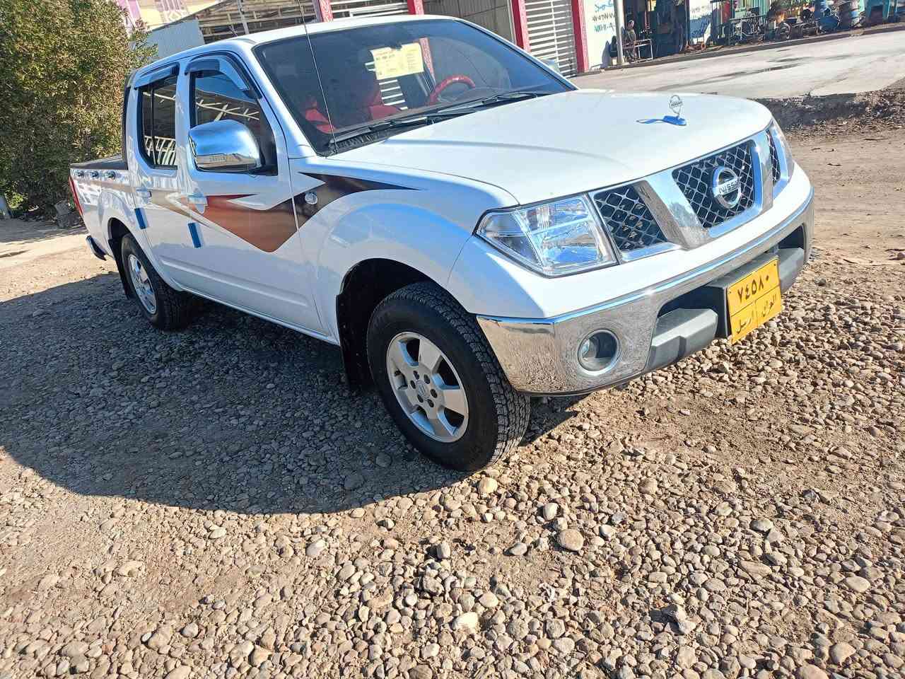 السلام عليكم بيكم نيفارا للبيع موديل 2010 سيارة جاهزة من أي نقص بيها قطعه وحدة صبغ  كير ومحرك جدد كير عادي تخم تاير جديد السعر 95 ورقة وبيها مجال العنوان واسط العزيزية الاتصال ع رقم الهاتف   ***********
