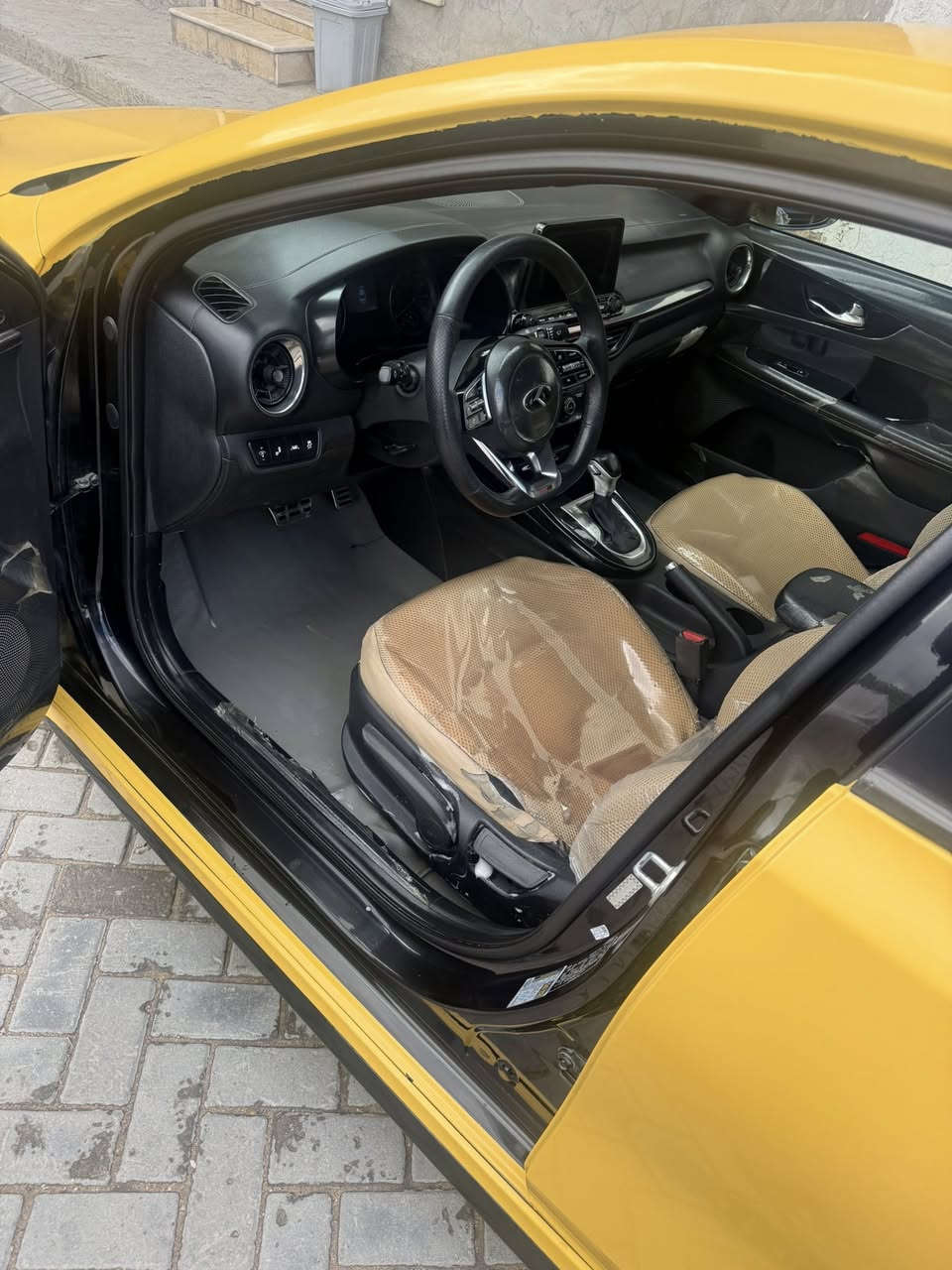 سلام عليكم فورتي جي تي لاين حاددثه موضح بصوره موديل ٢٠٢٠ ماشيه ١٣٥ وقابل للزياده رواجز مبدله ومقفله وكاله  
سعر ١٣٠ وبيه مجال كلش قليل 
***********
ما متواجد ع الفيس اني مكلف بنشر اتصل ودلل
