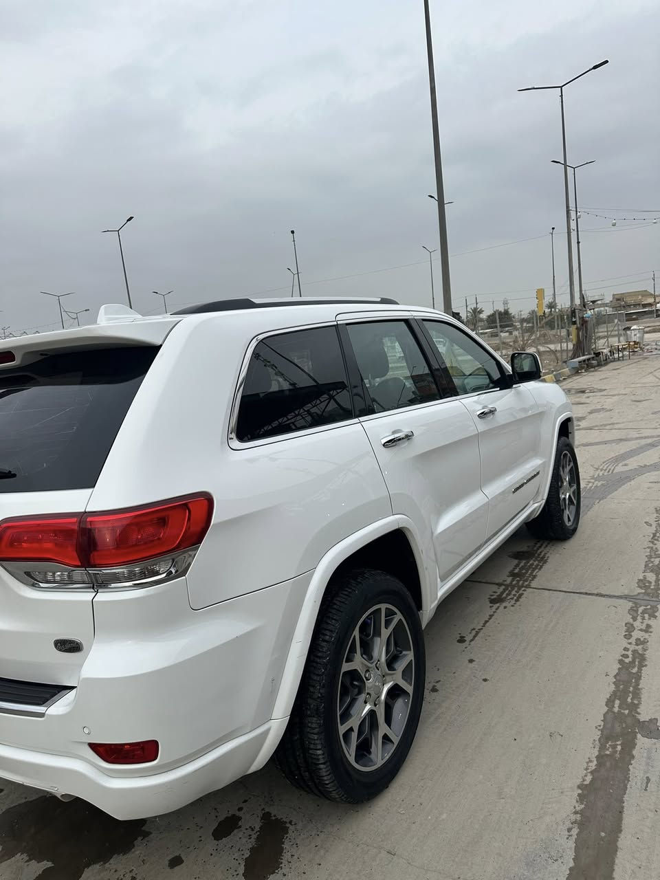 السلام عليكم البيع جيب اوفرلاند  ٢٠١٩  خليجي. مكفوله كفاله.  عامه من الدعاميه الدعاميه سياره. جديده فول واحد. ع واحد. سياره حلووه مال جناي. مكفوله من كولشي   الستفسار ع رقم   ***********
