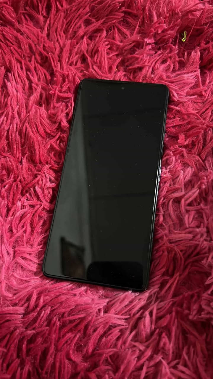 سلام عليكم TECNO POVA 6 Pro 5G للبيع مكفول عن كلشي عمر البطارية 99 لك الجهاز بل ببجي 60 فريم اداء عالي كامرة لك بس مابي لا كفر ولا لزكه فقط السعر 220 رقمي *********** وبي واتساب🥰
