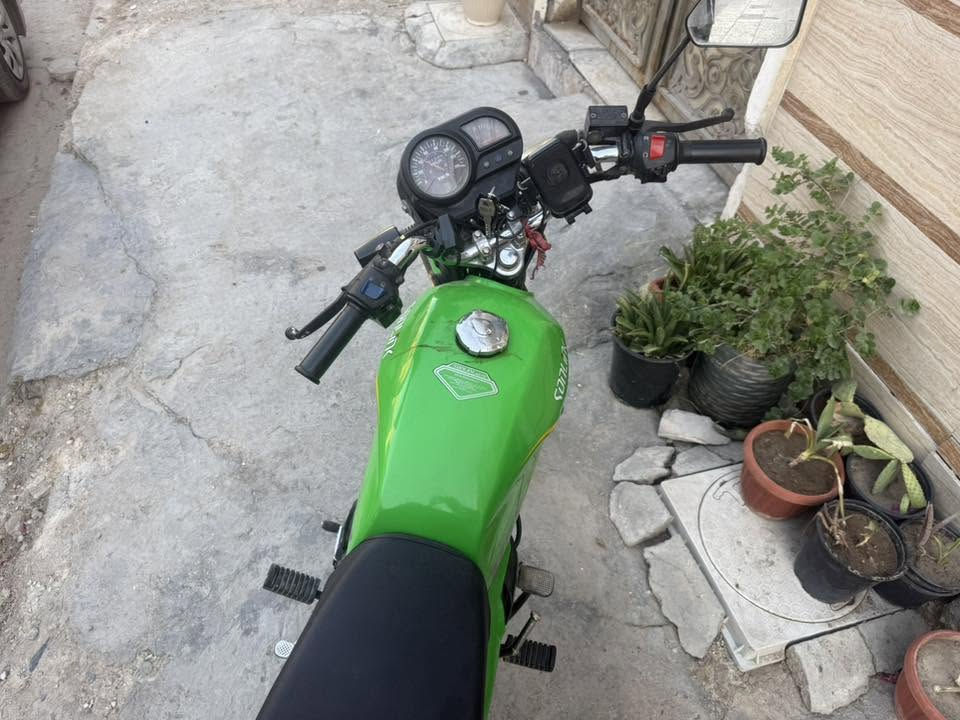 السلام عليكم دراجه سونيك ماكس  للبيع الدراجه نظيفه ومابيها اي عطل وغراضها كلها جديده ما بيها اي نقص وياها صندوق ودرع مثل ما موضح بل صور سعرها 750 وبيها مجال مكاني الشعب قرب بانزينخانه عدن


**إذا كنت صاحب هذا الإعلان وتريد حذفه لأي سبب، رجاءا أرسل رسالة إلى الدعم الفني**