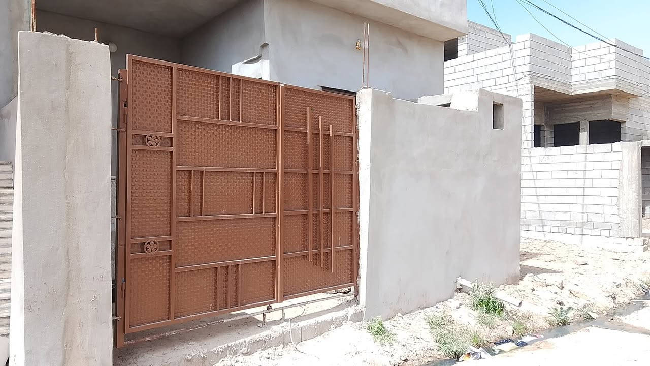 سلام عليكم بيت بالقوصيات مساحته 120 متر وصل بلديه باسمي غرفتين نوم هول استقبال  مشتملات مطبخ وقرب مدرسه الصينيه بيت جاهز للبيع سعر على خاص يرهم مقدمه 35 مليون (***********) رقم واتساب اتصل
