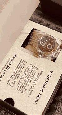 ✨ ساعة Maurice Lacroix الأصلية ✨
فخامة سويسرية بتصميم يخطف العين ⌚🇨🇭

• هيكل ستانلس ستيل قوي ولامع
• مينا أنيقة بتفاصيل كرونوغراف
• دقة عالية وأداء يعتمد عليه
• اختيار مثالي للذوق الراقي والمناسبات الرسمية

⏱️ الوقت يصير فخامة… لما تلبس Maurice Lacroix
📦 متوفرة مع العلبة الأصلية
📩 راسلنا للطلب والاستفسار


**إذا كنت صاحب هذا الإعلان وتريد حذفه لأي سبب، رجاءا أرسل رسالة إلى الدعم الفني**