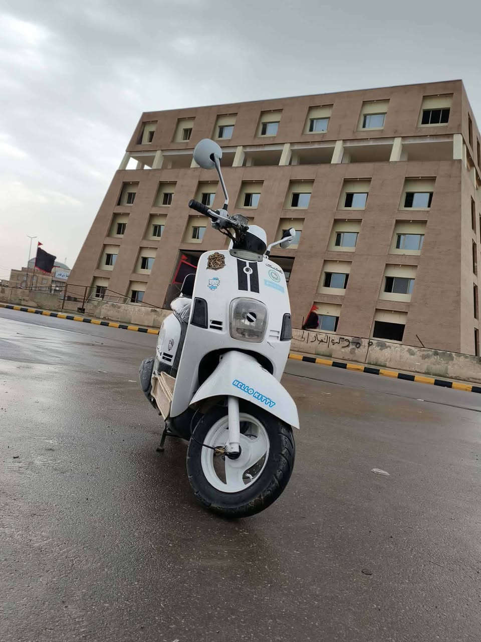 السلام عليكم دراجه للبيع بوليس الدراجة  حاوية ما مفتوحة (السعر 850) وبيهه مجال بسيط المكان ناصرية سومر التواصل(***********)
