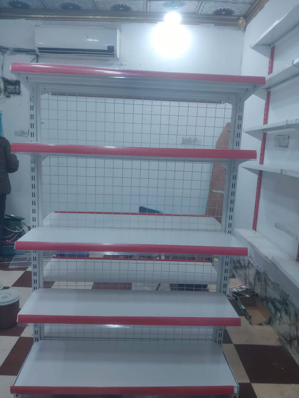 سلام عليكم سفينه جديده ما مستخدمه متر ونص ب300 بس شراي يراسلني خاص بدون تعليقات *********** موجود واتساب
