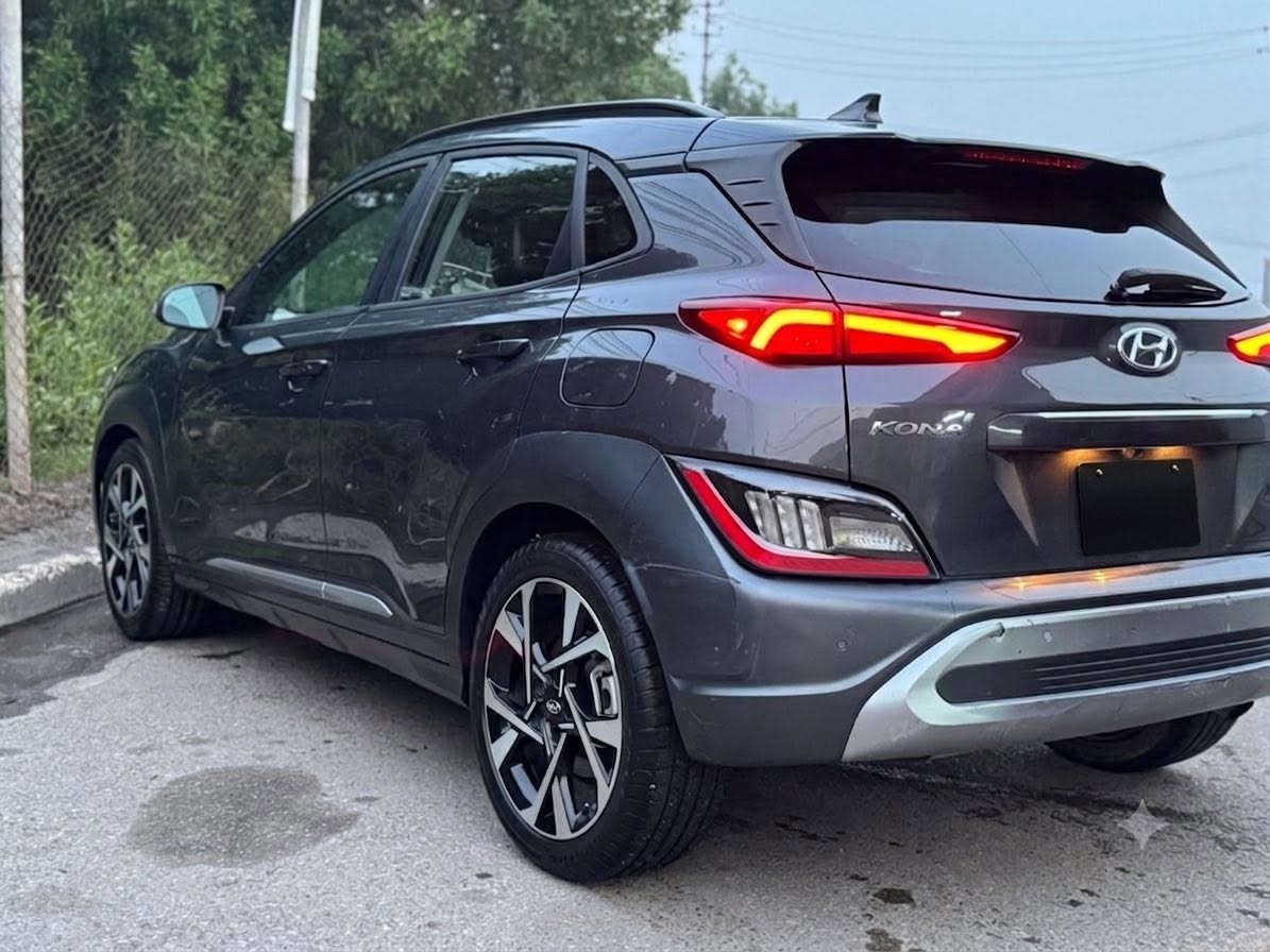 سلام عليكم
للبيع او مراوس 
كونا 2022 LIMITED
مكينة 1.6LTurbo
فووول مواصفات 1/1 
بصمة
فتحة سقف
رادارات جوانب وامامي
كشنات جلد وكهرباء
3 انضمة قيادة
سايد بريك بصمة
فول مواصفات شنو بالك بيها
ماشية 37 الف
حادثها جاملغ وبنيد 
السعر #135ورقة
مكاني بغداد الجديدة

‭***********‬ مصطفى
