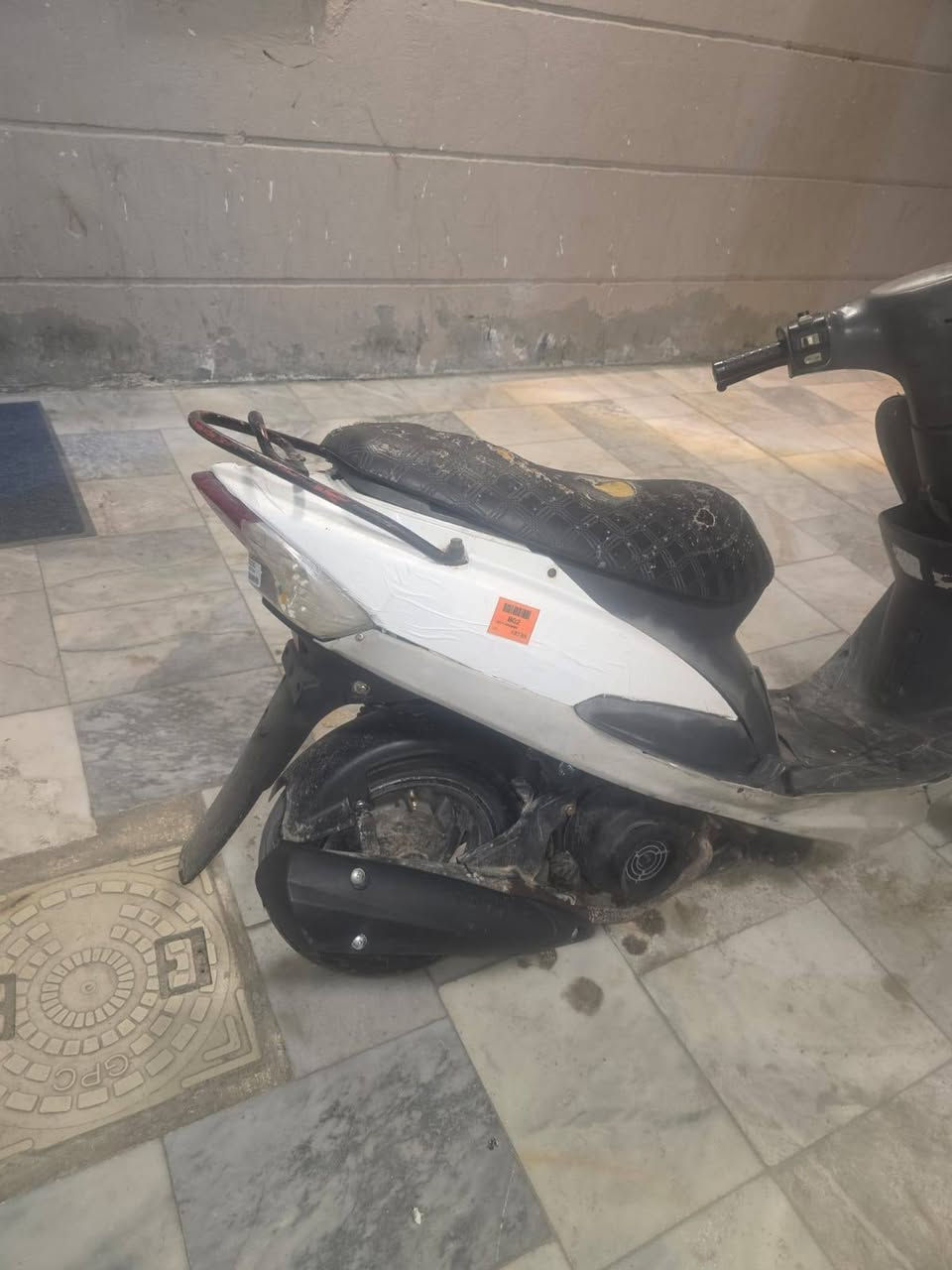 السلا م عليكم للبيع دراجه ماكس منغولي موديل 2006 الدراجه جديده ناعمه مكينتها بيها نقوصات كلش بسيطه جاملغ امامي وعداد ما يشتغل وكلوبات كل الدراجه مكاني بغداد رايدها ب 500 وبيها مجال للطيبين للتواصل *********** وبي واتساب
