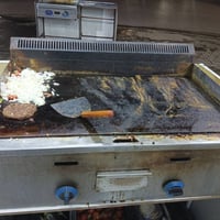 طاوة همبركر • ٢ قطع • قرب مستشفى الكفيل