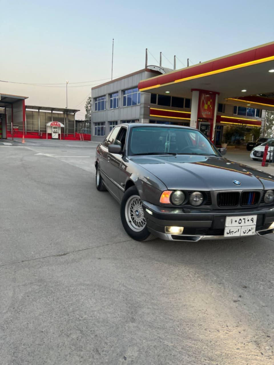 السلام عليكم
BMW للبيع
525اصل 
أصل بليته كير مكينه بشرط مسكر فانوص
كهربائيات كلها شغاله ومابيها جطل
سياره بلاديه  بدون حادث فقط صبغ عام
دكه جاكوج مابيها 
 مواصفات كشنات جلد تبريد ثلج حداديه جاهزه رقم اربيل ترايك للبصره 
العنوان بغداد المحموديه
 
***********
