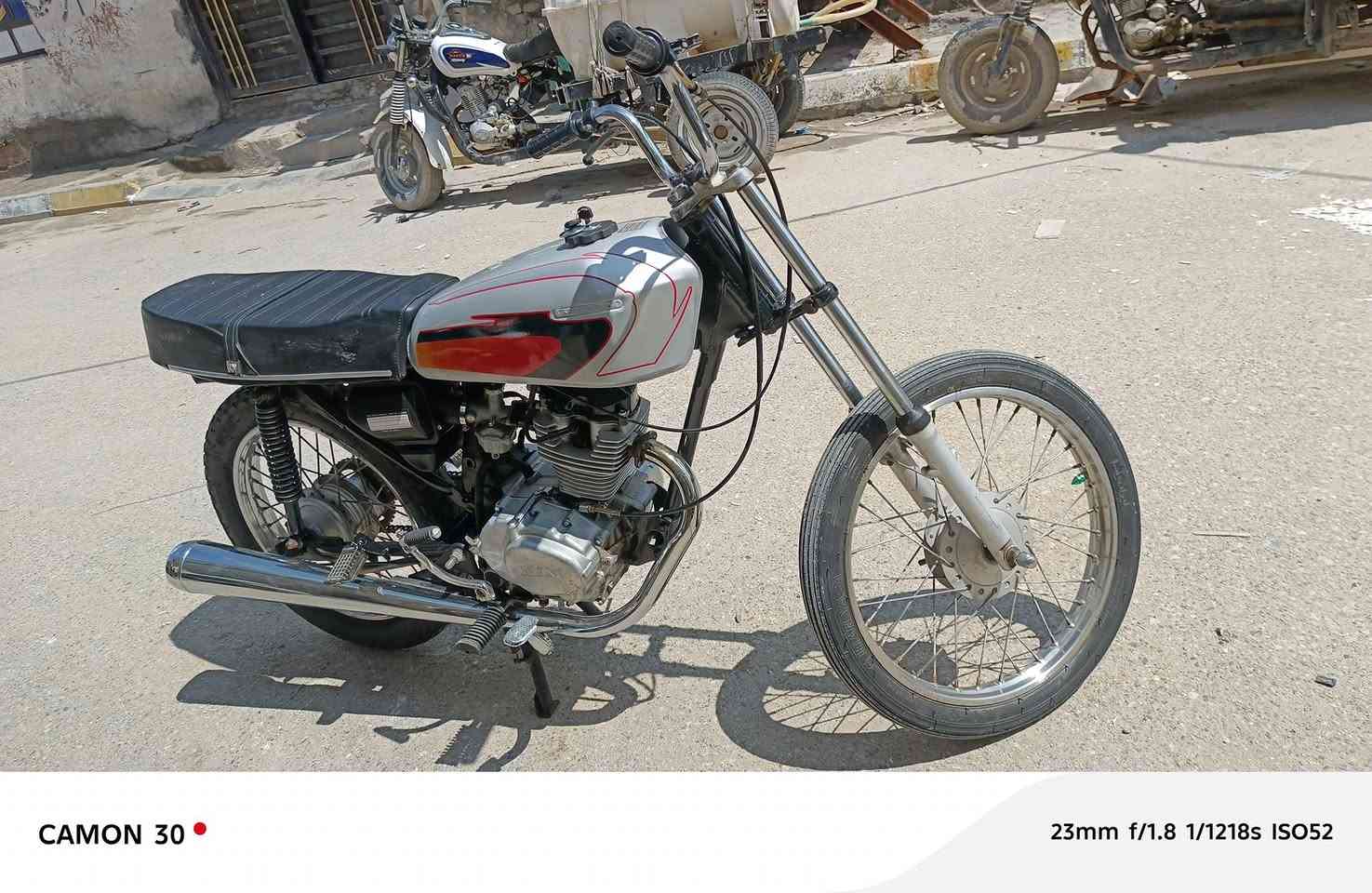 دراجه نامه مكينه ناعمة شلعه ومعدل السعر ٣٠٠  انتصل. عل رقم  ***********
