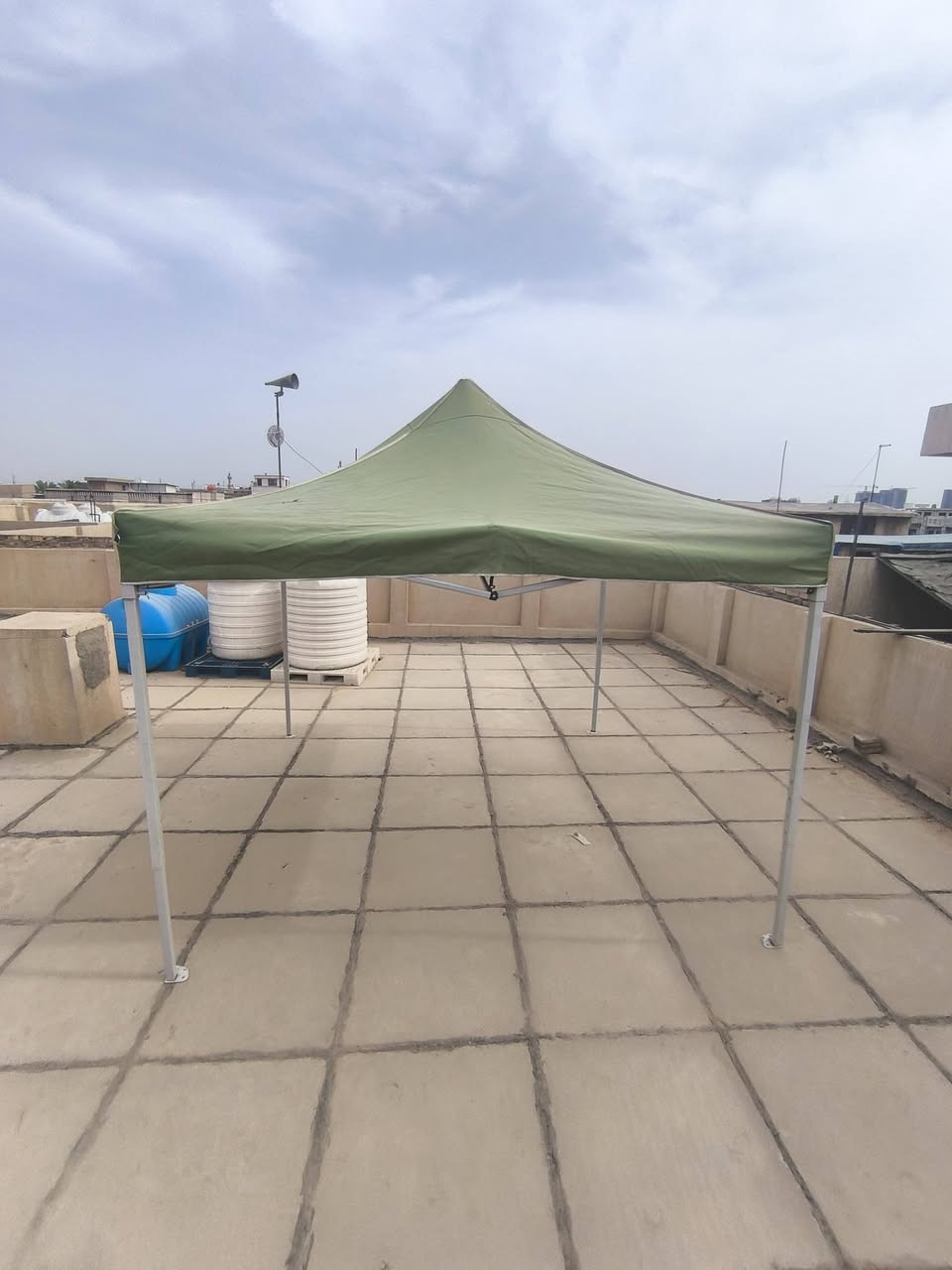 خيمة حجم جبير نظيفة العنوان بغداد السيدية رقمي ***********
