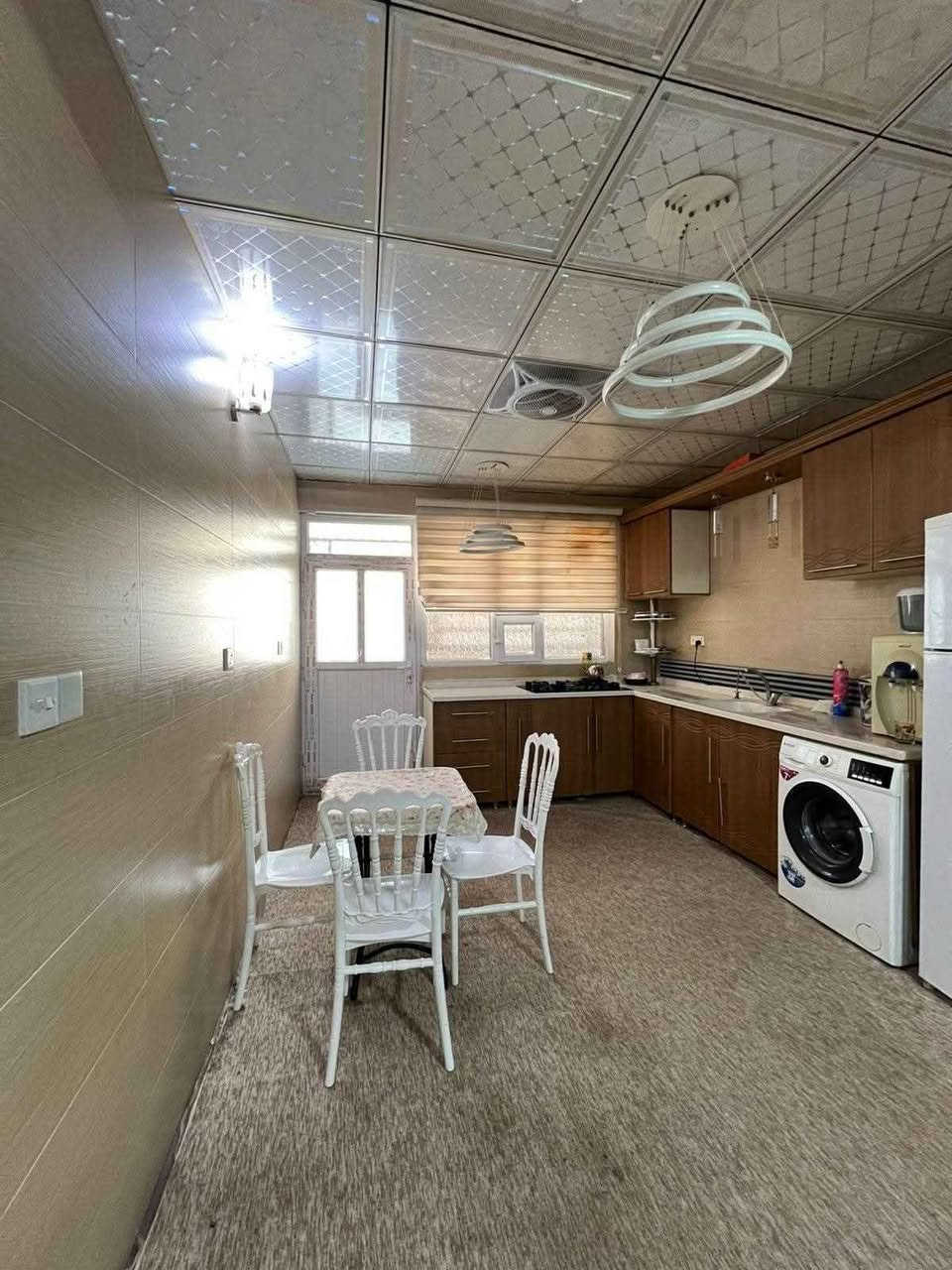 بيت للبيع في مجمع ئافاس Vip ( ١٦٠ متر ) مؤثث بالكامل بس جيب ملابسك واسكن موقع ممتاز يتكون من غرفتين نوم وصالة وحولي ومطبخ وصحيات منفصله وكراج ويبعد عن سوق شقلاوة( ٣ ) دقائق ويسجل باسم كل من يحمل الجنسية العراقية وبسعر(( ٤ )) دفاتر و (( ٣٠ )) ورقة بغداد, العراق


**إذا كنت صاحب هذا الإعلان وتريد حذفه لأي سبب، رجاءا أرسل رسالة إلى الدعم الفني**