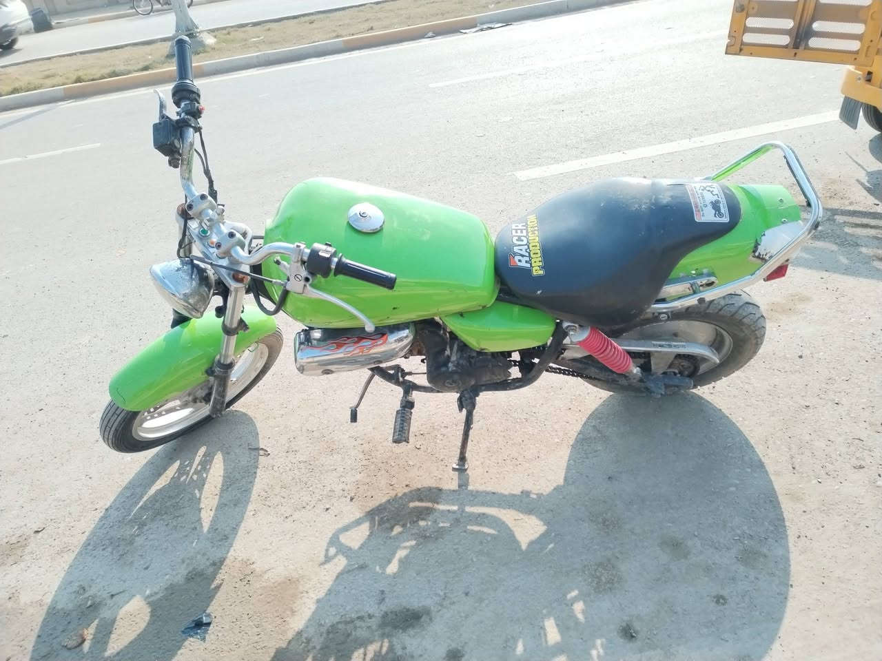 سلام عليكم دراجه هونداي بطح للبيع دراجه بلادي + تحوير نوزل الى كابريتر دراجه خير من الله مكان نعمانيه سعر خاص مو شراي لا يتعبني هاذه رقمي ***********
