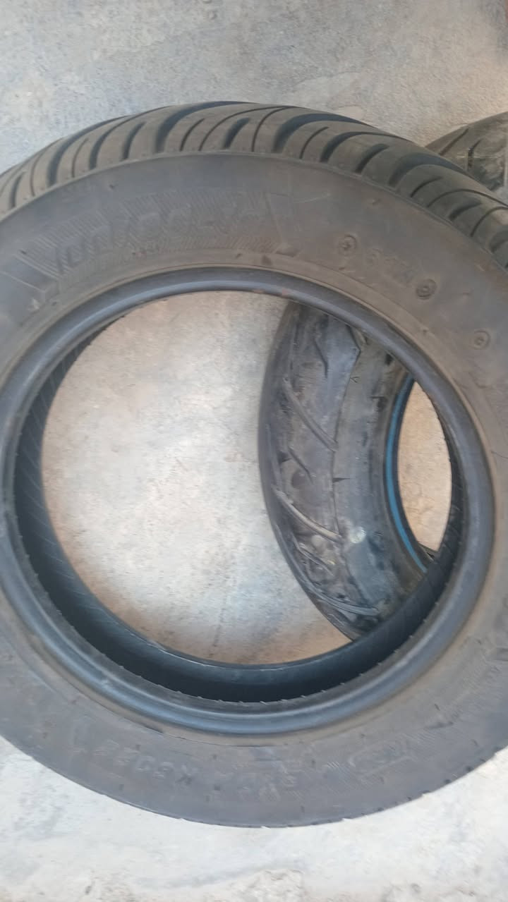 السلام عليكم زوج تايرات مثل ما موضح بالفديو والصور 
مكاني شارع حيفا


**إذا كنت صاحب هذا الإعلان وتريد حذفه لأي سبب، رجاءا أرسل رسالة إلى الدعم الفني**