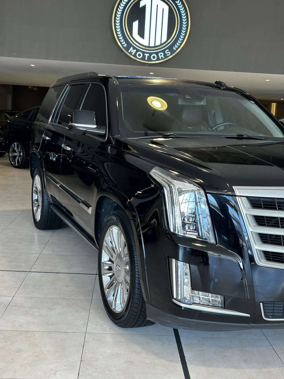 كاديلاك 2018
فتحة سقف 

داخل جلد مشمشي 

داخل VIP منفصل 

دوسات كهرباء 

رادارات 

قيادة ذاتيهً

لدات امامي خلفي بلادي 

كشنات تبريد تدفأه 

الخلفي ججكات كهربائي 

ماشيه 149,000 كيلو متر

السياره مضلله 

رقم سليمانيه 

بيها جاملغ امامي بيدي نشخط  فقط شخط قبل شهرين ونصبغ علئ اثرها جهة السايق 

السياره نظيفه جدا جدا وبيهها دفتر خروجيه مجدد كمركي

صيانتها بشركة المنصور 

تخم تاير اصلي 

السياره جاهزه وبالعافية على الياخذها رقم سليمانيه جديد 

سعرها 390 $ وترهم مراوس حسب القناعه بسيارة لاتتجاوز 170$

***********
