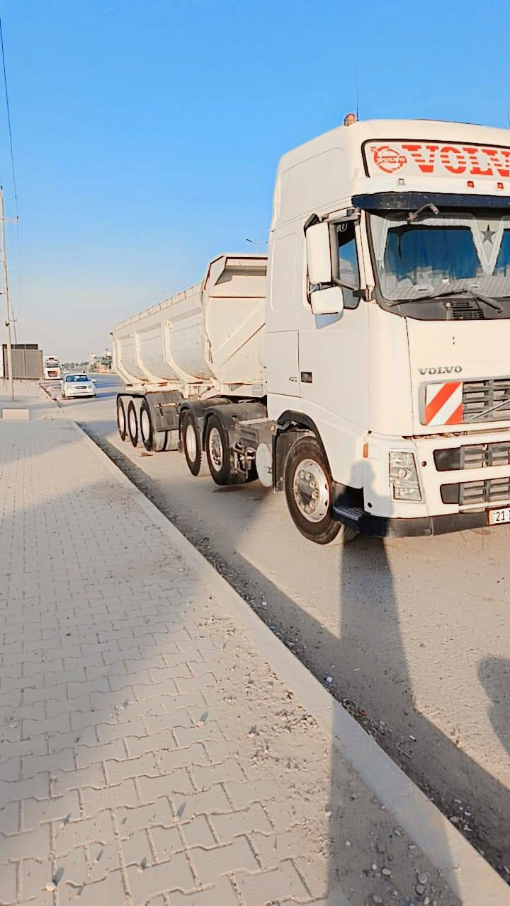 السلام عليكم
للبيع فالفو شيطان 2004حجم 420 تخم تاير مربوطه قلاب ثلاث محاور  سنويه الئ 2028الهاتف ***********
