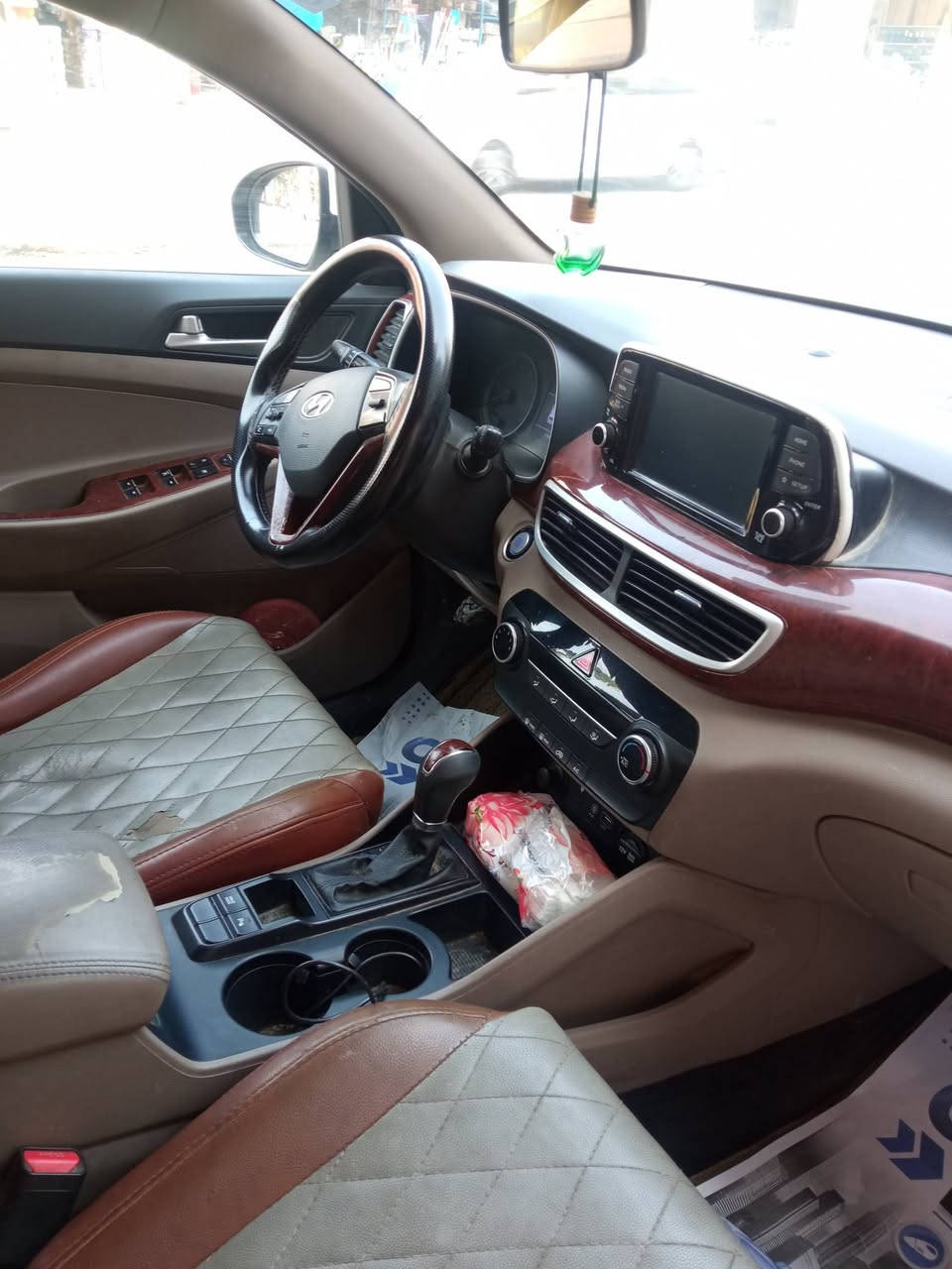 توسان للبيع موديل 20 بغداد باسمي مكان في نجف السعر الخاص ***********
