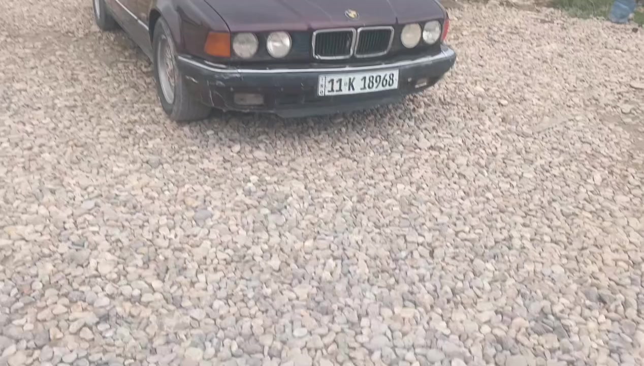 سلام عليكم سياره بيم موديل 91رقم بغداد تحويل مباشر سنويه جديده كير مكينه جديد  حدداديه جديد جاهز اللخير مابيه اي نقص ابد مكان السياره واسط الزبيديه اتصل ***********
