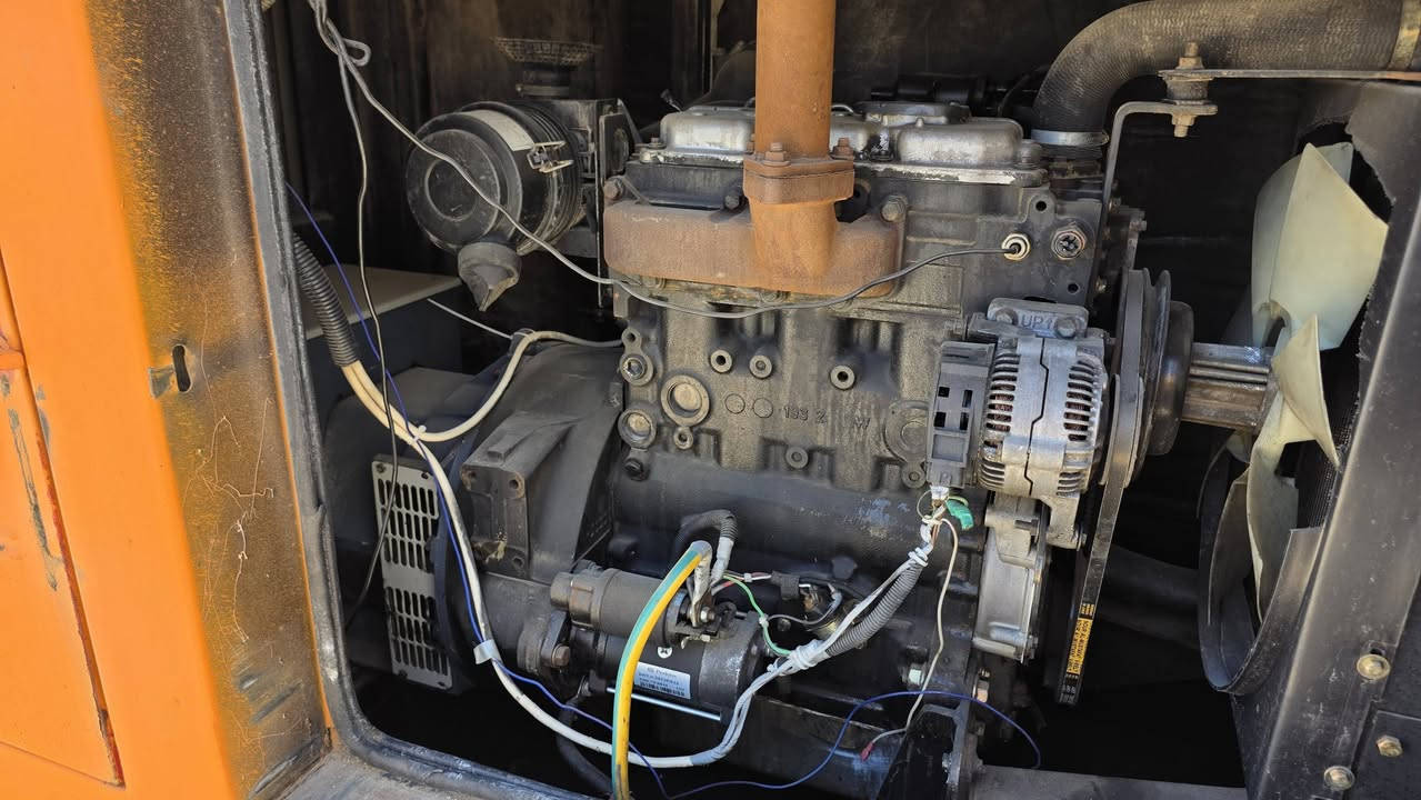 للبيع مولد 30 KVA (بيركنز أصلي) 
• ​نوع المحرك: بيركنز (Perkins).
• ​القدرة: 30 KVA.
• ​الحالة: نظيف جداً (كاتم للصوت).
• ​الموقع: الكوت ( يوجد توصيل )
• ​الفحص: شغال وجاهز .
• للاتصال ***********
