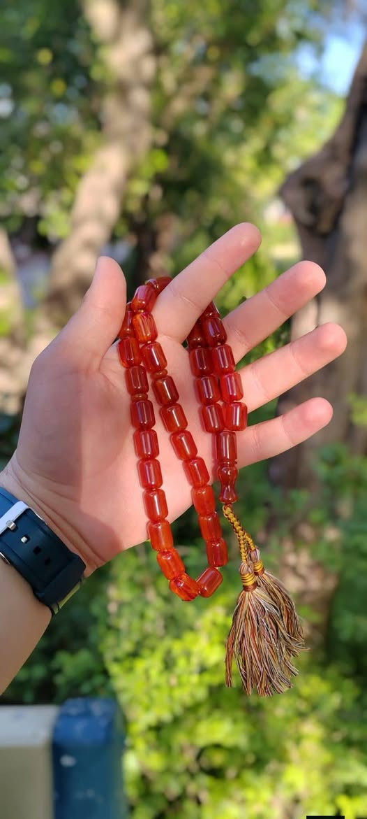 ملاحظه: كل أرباح هاي الصفحة واصلة لعائلة متعففة. نتمنى توكفون ويانا وتسوون خير، من تشترون أي حاجة من عدنا راح تكونون سبب بإنقاذ هاي العائلة من الجوع والاحتياج."
سبحه سندلوس 🖤

برميلي و خشن 💙

اندر نوادر 🔹

لونه تخبل ماشاء الله 🔹

معرق 🔸

٣٥ خرزه 🔹
مقاس الخرز : ١٥ * ١٠ ملم 

سعره 35 الف مع توصيل 

توصيل موجود لجميع محافظات العراق 

واتساب / ***********
