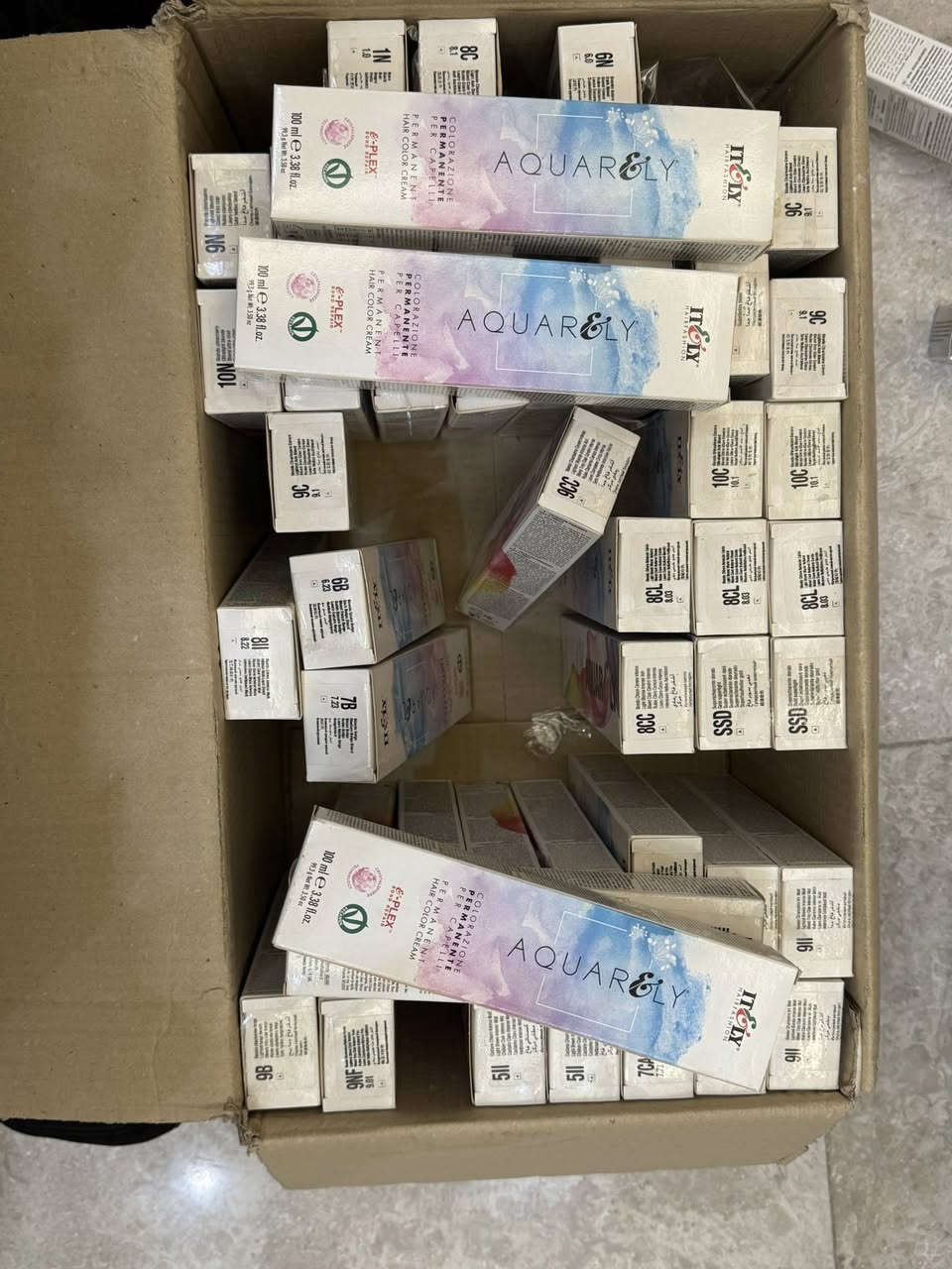 اصباغ كوالي للبيع تعزيله صالون اكسباير بعيد سنه ٢٨ 
اللوان المرغوبه سعر القطعه 4. الف ابيع


**إذا كنت صاحب هذا الإعلان وتريد حذفه لأي سبب، رجاءا أرسل رسالة إلى الدعم الفني**