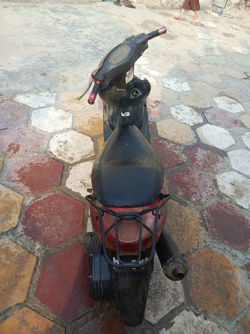 سلام عليكم دراجه  للبيع تشتغل كلشي مابيهه عوزهه بس عقل مالتهه السعر ٢٥٠ وبيهه مجال رقم لهاتف  ***********
