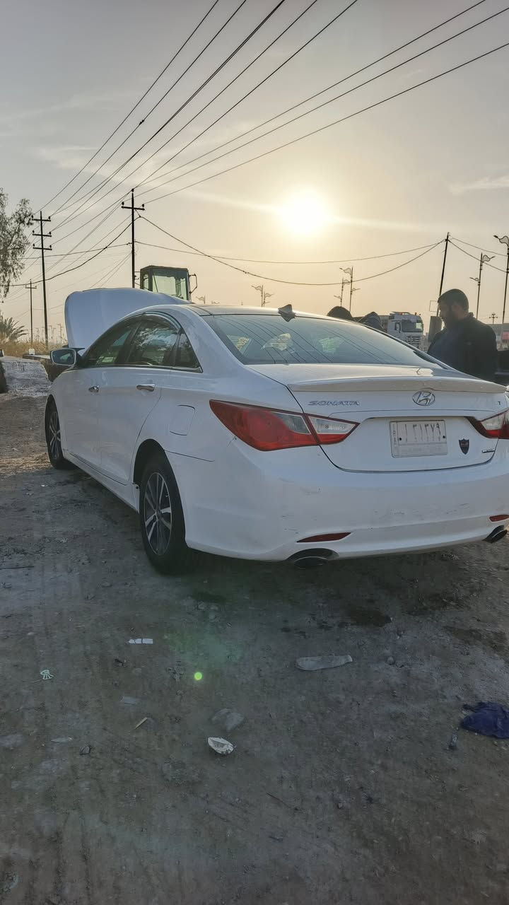 سوناتا واردامريكي 2012تيربوفول مواصفات محرك كيرجيدجدآ صبغ مبين بلسونار والفديوات مكلف بلنشر لاحديجي خاص ولشراي يدلل***********/***********مكان السياره واسط الصويره السعر86وبيها مجال
