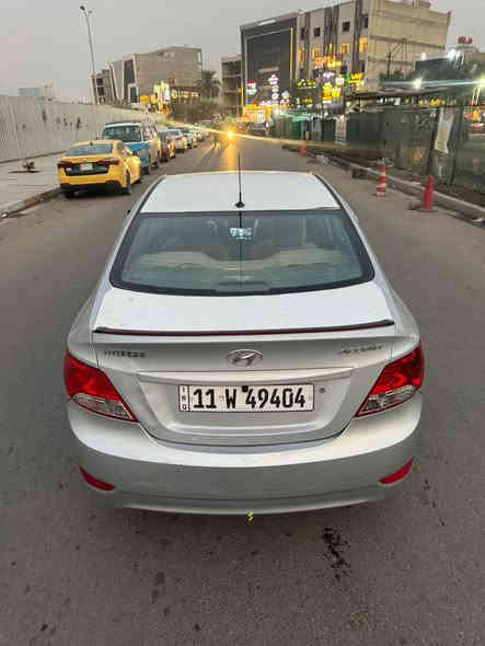 السلام عليكم اكسنت خليجي محرك ١٦٠٠ موديل ٢٠١٣ مكفوله من الضربه بيها صبغ فقط كير مكينه خير من الله تخم تاير جديد باتري جديد سياره جاهزه من كلشي سنويه هزه جديده غرامات مصفره مكاني الشعب شارع الأسواق 
السعر ٩٣ رقمي ***********
