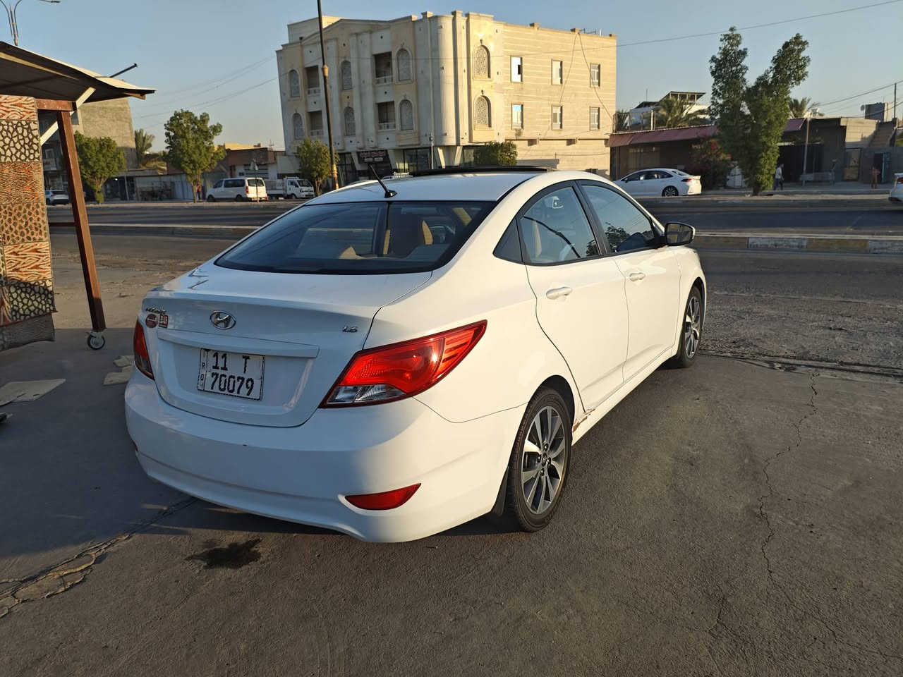 السلام عليكم 
اكسنت موديل 16خليجي رقم بغداد الجديد باسمي مكينه 1600دوش سياره جاهزه بيهه طخه بسيطه بالدوسه موضحه بالصوره مكان السياره الانبار للاستفسار الاتصال ***********
السعر 110وبيهه مجال بسيط
