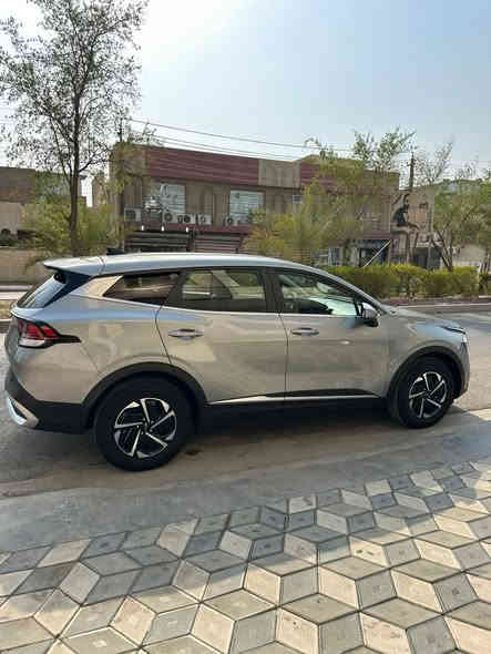 السلام عليكم
البيع فقط سبورتج Lx 2023 وارد امريكي هايبرد الشاصي الكبير 
🔵 الضرر 🔵
جاملغ الايمن تبديل فقط+ تعديل ربع البنيد بدون ايرباك 
🔵حالة السيارة 🔵 
السيارة جاهزة من كلشي محرك وكير وتبريد كلة على وضع الشركة 
عداد المسافة المقطوعة 43الف مايل فقط 
🔵المواصفات🔵
▫️رادار امامي 
▫️مانع اصطدام
▫️حساس خلف
▫️كامرة خلفية 
▫️شاشة تدعم كار بلي 
▫️سايد ابريك بصمة 
▫️ثلاث أنظمة قيادة (سبورت -نورمل -سمارت)
▫️قيادة ذاتية 
▫️نظام منحدرات 
▫️مثبت سرعه وتحذير عند الخروج من المسار 
🔵السعر 🔵
205 وبي مجال بسيط
🔵العنوان🔵
بغداد/ الكرخ
***********
