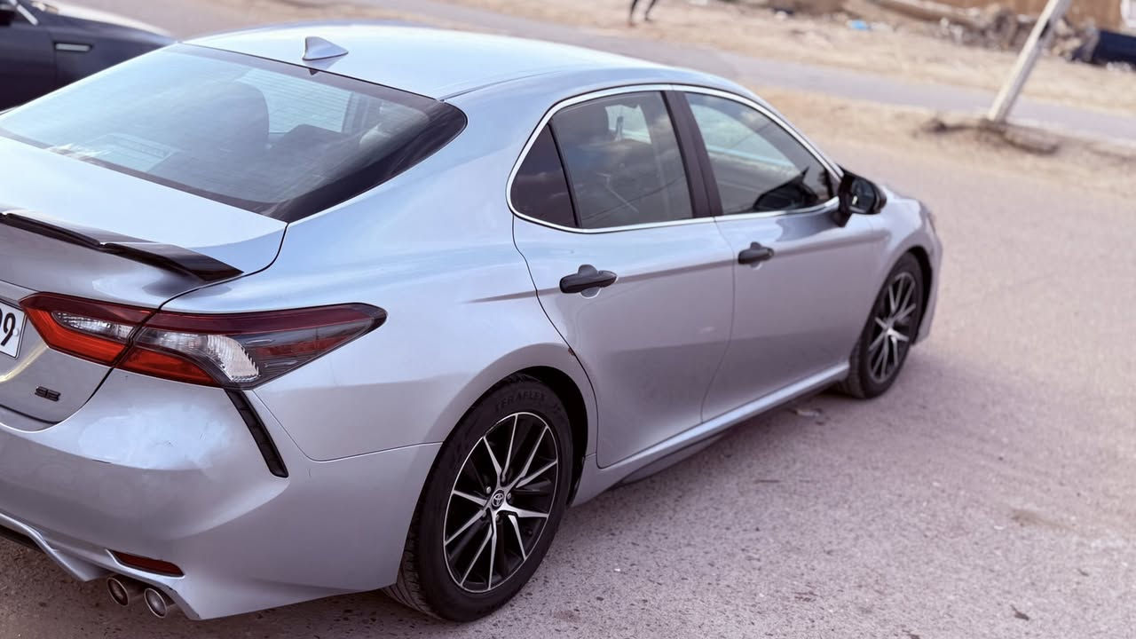 السلام عليكم
كامري 2021 se للبيع 

داخل جلد

كرسي السايق كهربائي

تحكمات جهتين 

مثبت سرعة 

تحديد مسار 

رادار امامي 

ويل 18 بلادي 

انارة ابيض LED 

شفتات استيرن 

ماشيه 114 

ضرر قطعتين بدون دواخل بدون ايرباك كما موضح بالصورة سونار مرفق مع الصور

السعر 190 وبيها مجال بسيط 

السيارة شرط  التحويل  مكان السيارة بغداد 

***********
