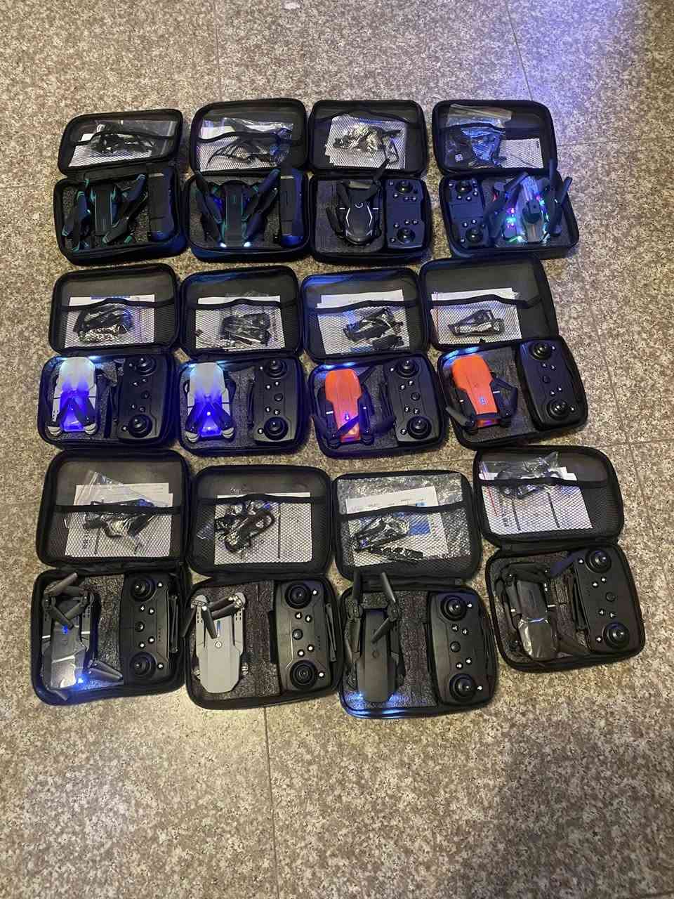 سلام عليكم عندي شلعه درونات 8 قطع على 15 الف و4 قطع ب 25 الف
كلهن شغالات وعل فحص وياهن كل وحده ريشهه وكيبل وريمونتهه 
ما عندي توصيل 
بغداد 
***********
