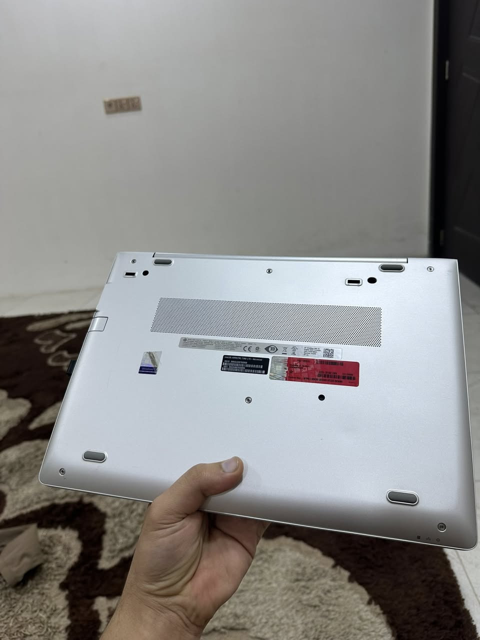 السلام عليكم                                                                   لابتوب(ELITE BOOK) (g6) فول بزنز
1-بصمه وجه
2-بصمه اصبع
3-شاشا لمس
4-كيبورد ضوئي
5-رام مطور(20G)
6-هارد مطور(512)m2
7- كارت شاشه (10G) Intel    
8- بطاريه ليثيوم تمشيك 3 ساعات شغل طبيعي
9-تفيد بلشغل الهندسي والحسابي والفوتوشوب 
10-مكاني بغداد الجديدة عارضهة ب (525) وبيهة مجال 
***********
