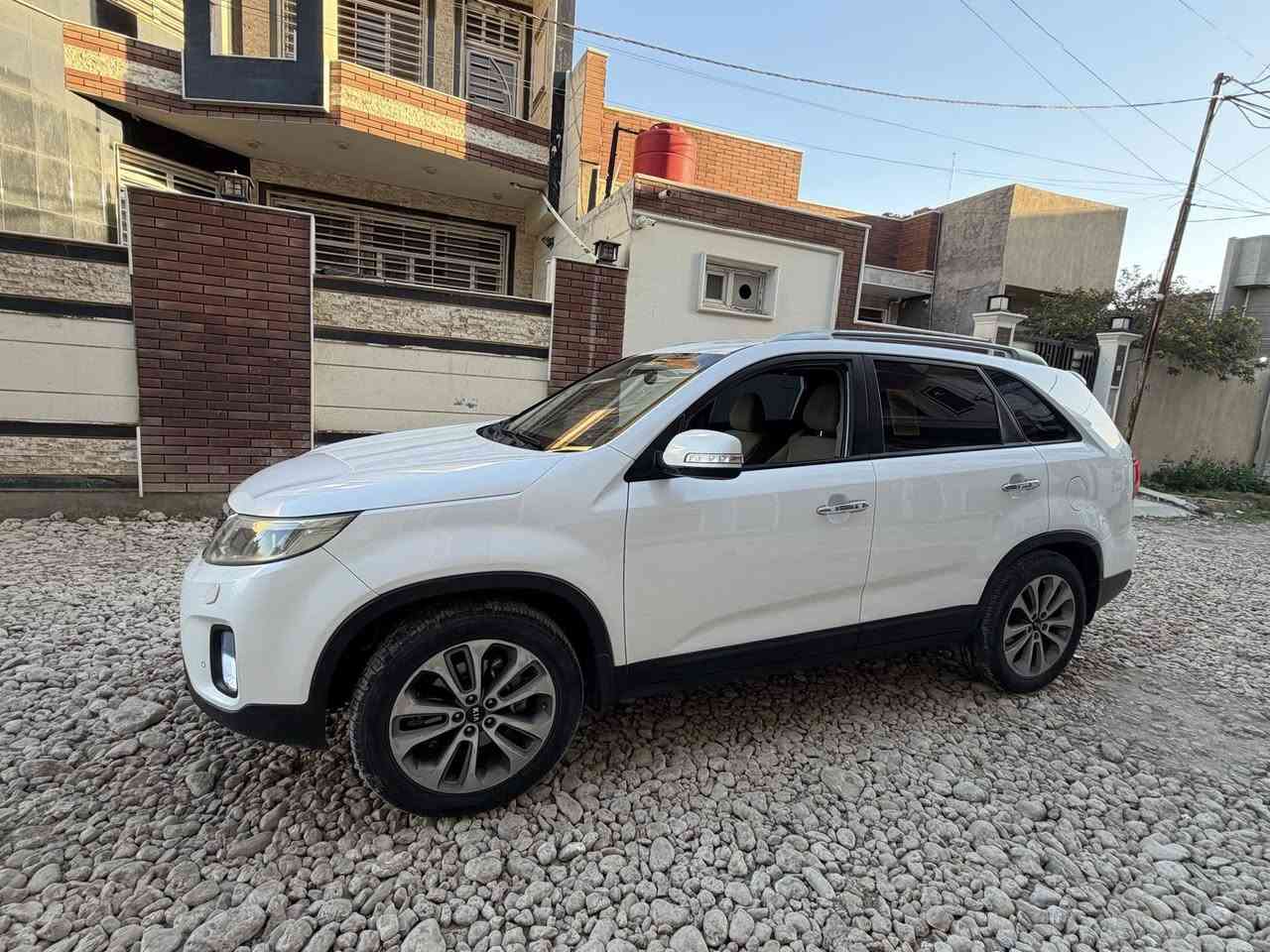 السلام عليكم ورحمة 
كيا سورنتو خليجي مكفوله 
موديل 14 شكل 16 
رقم سليمانيه تحويل وكاله حاضر
المواصفات Vip
بصمه  و بصمت ابواب
لد امامي خلفي 
حساس امامي خلفي جانبي 
3 قطع تبريد 
سبعه راكب 
داخل صاج لونين
مري شفط
تبريد بيانو
كشن كهرباء
اشاره بالمري 
تحكم جهتين 
كامرا شاشه
كشاف 
اضاءه باليدات و بالدوسات لد 
لايت زنون 
ميكنه 2400 دوش 
سياره كفاله من صبغ وتبديل فقط بارد بالباب وشويه بالجاملغ
السعر 158 وبيه مجال 
مكاني بابل***********
