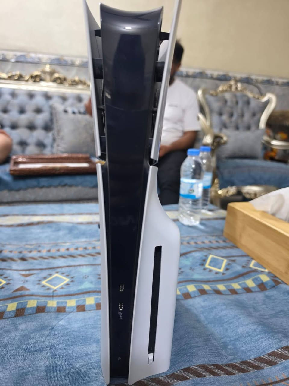 بلي 5 سلم اوربي 1T جهاز نضيف 100% استعمال قليل كامل ملحقات  السعر 825 جديد لوك
***********
