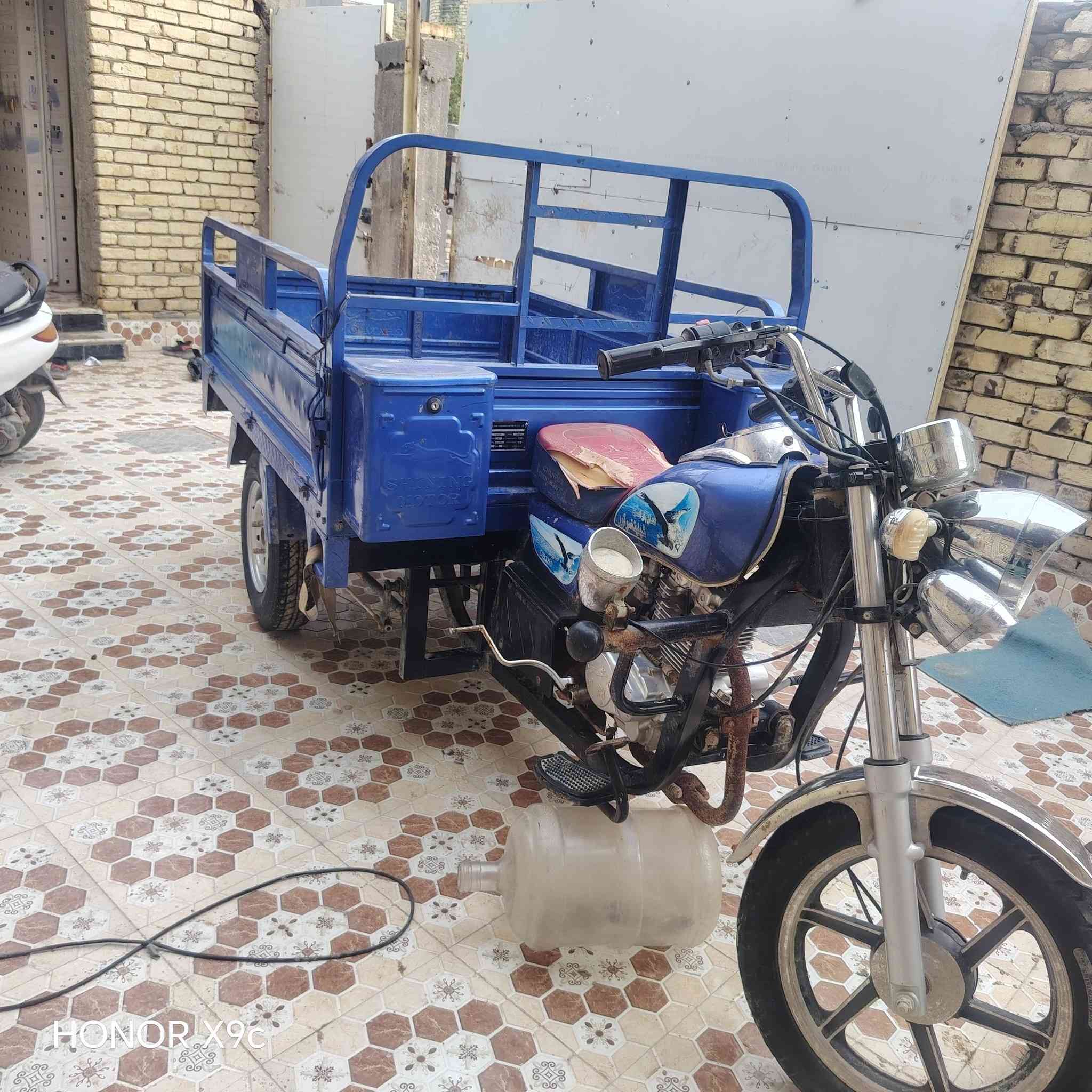 سلا عليكم ستوته البيع موديل 23 سعر بمليونين وبيه مجال لاستفسار *********** مكان الديوانيه حي الفرات طريق سنيه سياحي قرب سكه قطار
