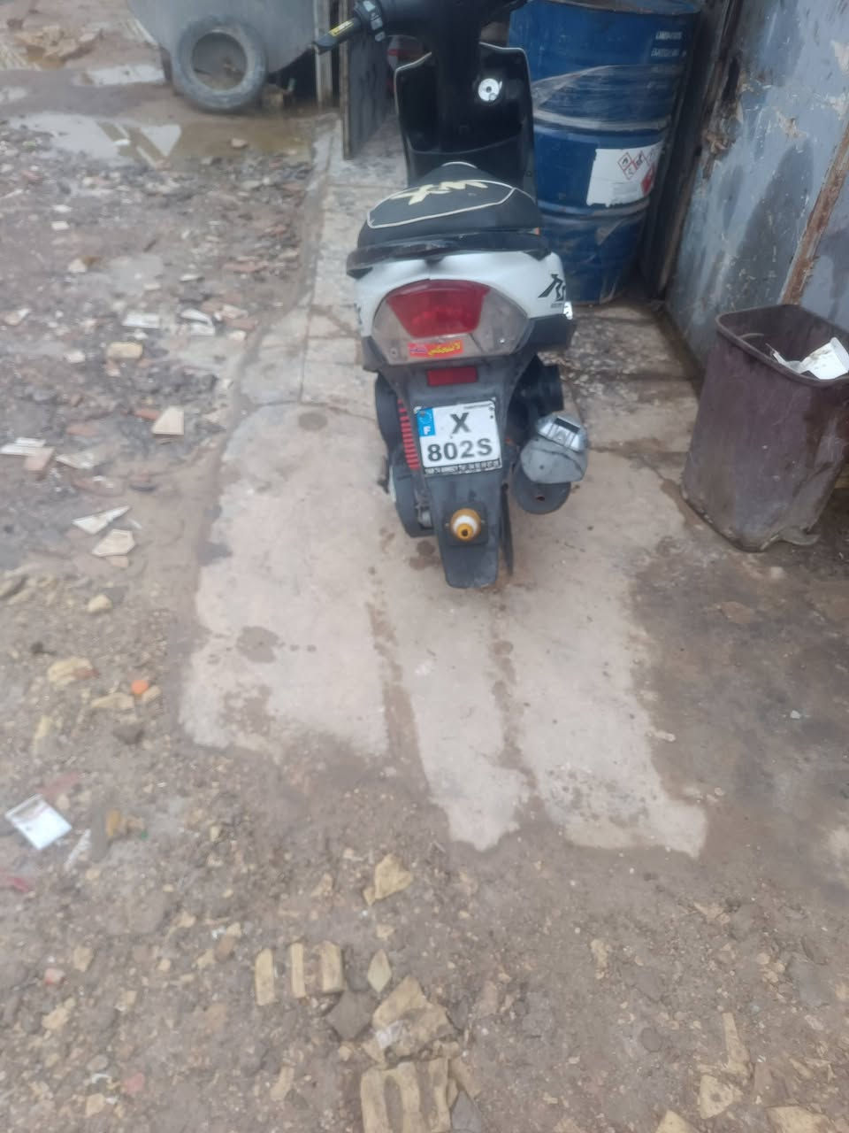 سلام عليكم دراجه لبيع ماكس عدله نضيفه بيها نوافص قليله كتف سلف وفج الامامي محرك  ممفتوح كفرات نضيفه جدا بغداد كفاءت العبيدي سعر 550  ***********
