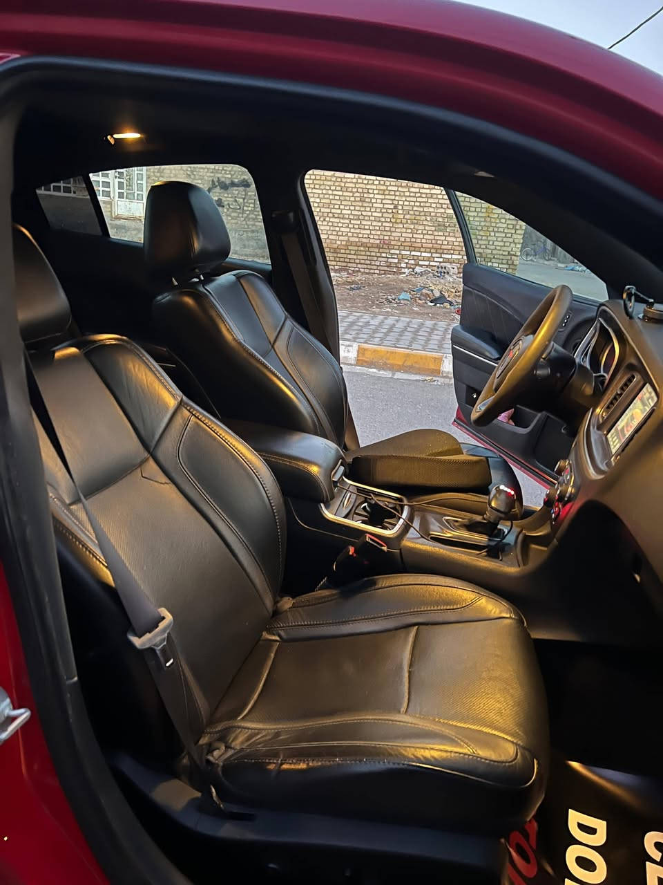 السلام عليكم 
چارچر sxt بلاس  موديل  2017
6 سلندر 
فوول مواصفات

فتحه + شاشه كبيره
كشنات جلد تحكم كهربائي 
خزن + كشنات تدفئه تبريد
+ مرايا قلاب + هيترات بلمريات 
تحكم تبريد القطعه الخلفيه
حساسات خلفي وجانبي

حادثها بسييييط جداً وبلعراق 
مرجع بارد وبدون صبغ وبدون ايرباك 
وموضح بلصور

ماشيه 133 الف كم فقط

عنوانها واسط/ كوت / قضاء الحي

السعر/ الاتصال على الرقم ***********

مكلف بلنشر واعتذر عن الرد بلخاص او التعليق
