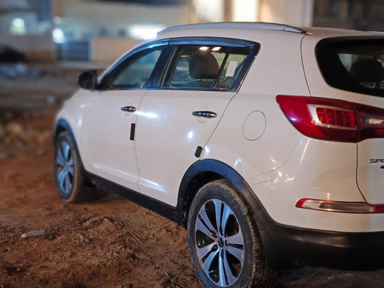 السلام عليكم
كيا سبورتج 2013
خليجي 
ماشيه 147 
رقم بغداد 
بسمي شخصيا 
بيها كم بارد ورشات في مكانات بسيطة كير ومحرك على الشرط حدادية جديدة سيارة جاهزة مابيها اي نقص 
بيع مستعجل 
السعر 125وبيها مجال بسيط 
الاستفسار والاتصال على الرقم 
***********
