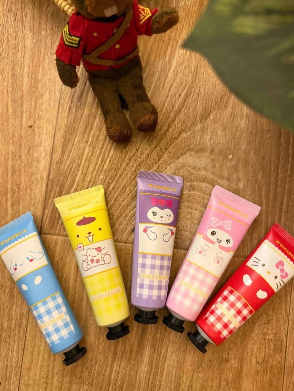 كريمات يدين (Hand Cream) 🧴✨
من ماركة GIRABELLA

تستخدم لـ:
 • ترطيب اليدين
 • تنعيم البشرة
 • منع الجفاف والتشقق
 • تعطي ريحة حلوة وخفيفة

سعر 1000 دينار


**إذا كنت صاحب هذا الإعلان وتريد حذفه لأي سبب، رجاءا أرسل رسالة إلى الدعم الفني**