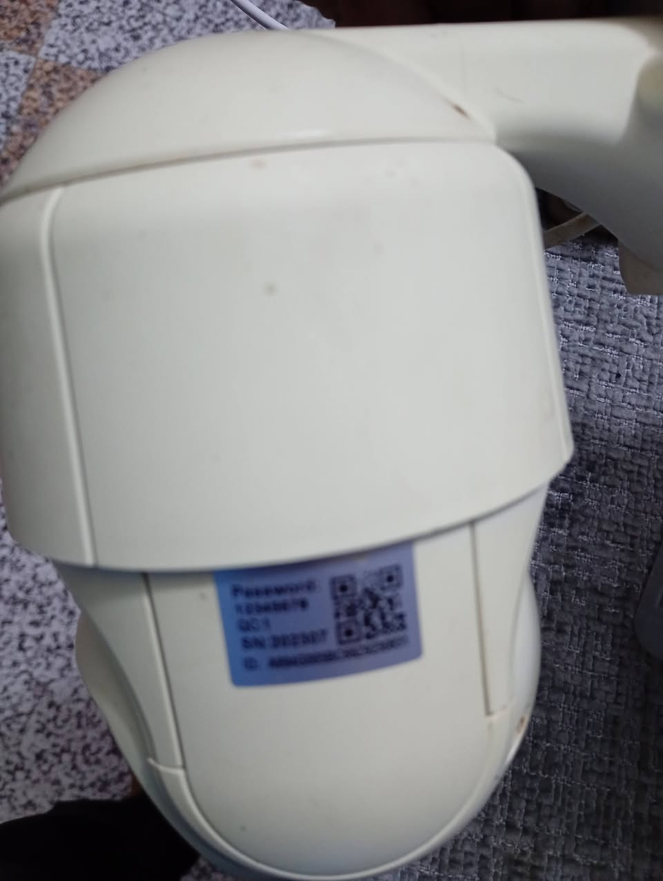 تنور مستخدم شغال السعر 25  وبيه مجال مع منضم كامل  كامره دواره 180  درجه شغاله بيهه رام وتسجيل ليلي نهاري وصوت مع حاكيه تنربط على نت الربط على باركود بيهه وتراقب عن بعد  السعر 25وبيهه مجال شاشه حجم وسط السعر 35 وراوتر اخو جديد شغال السعر 25 وباقي الغراض مناسبات رقمي واتساب *********** مكاني الحسينيه
