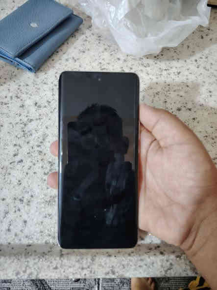 السلام عليكم هونرx9bذاكره 256 رام 12 بطاريه 5800 الجهاز مكفول من كلشي السعر225الف العنوان بغداد حي جهاد رقم الهاتف ***********
