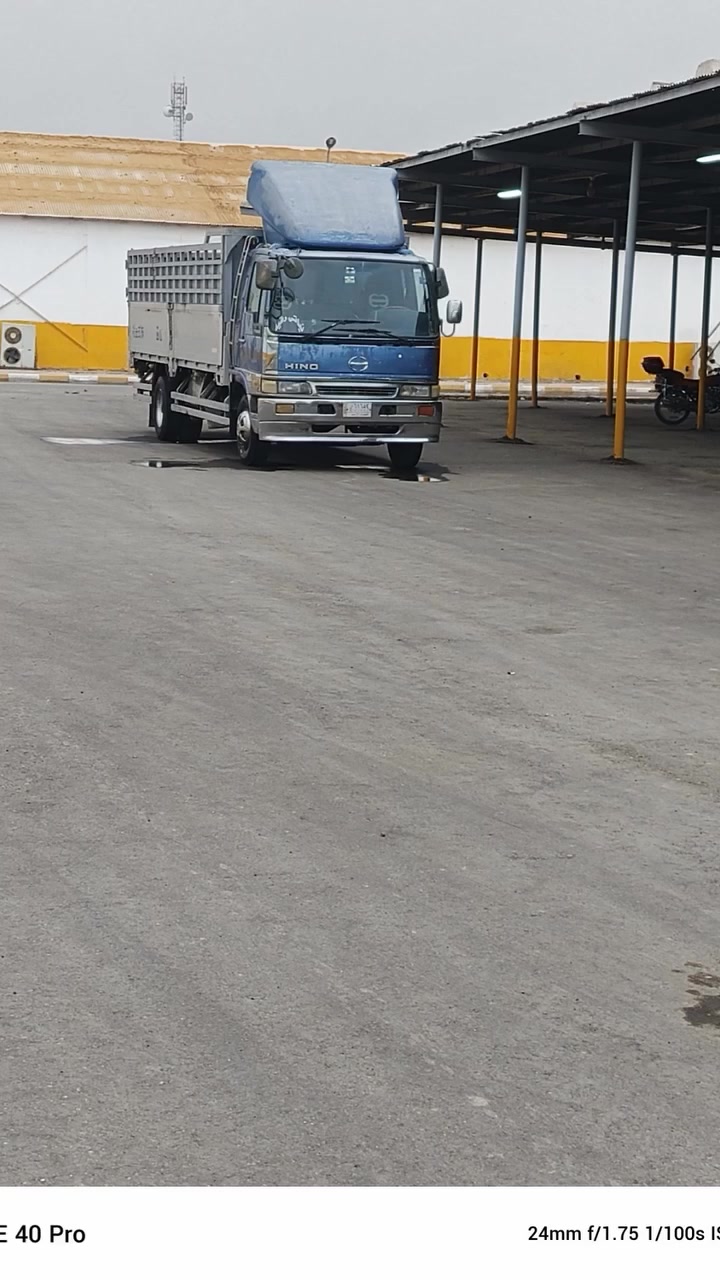 تحيه طيبه
هينو انكر طول سته وربع ابلادي تخم تاير موديل ٢٠٠٠ بصره اتصل وادلل ***********
