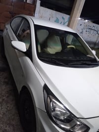 اكسنت للبيع موديل ٢٠١٣ خليجي ابيض بأسمي محرك ما مفتوح كير ما مفتوح ماش...