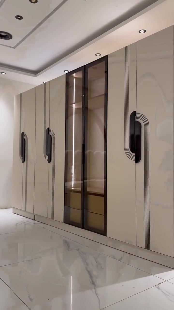 *موديل         بنما    الجديد*

❇️ 10قطع     
❇️ قياس الكنتور مع 320سم 
سجه ثلاثيه 
ابواب هايدروليك 
دوشمه نفخ

❇️ برغي وچوي حديد
❇️ اناره بل كنتور 
❇️  إناره بل سرير 
❇️اناره بل فاترينه
 سرير مخزن 
 قياسات ضخمه 
     
    مليون و450للحجز تواصل ع رقم واتساب***********
